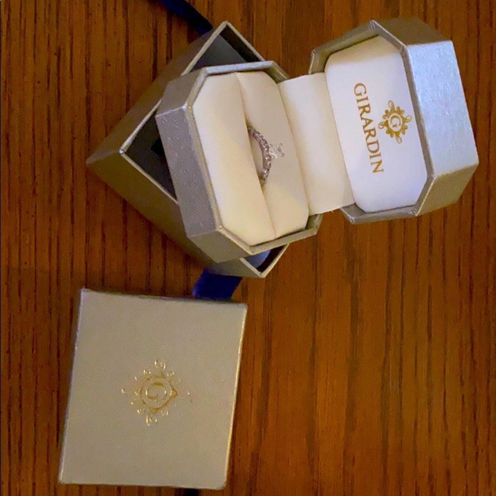 Handpicked Oval diamond in Ritani setting